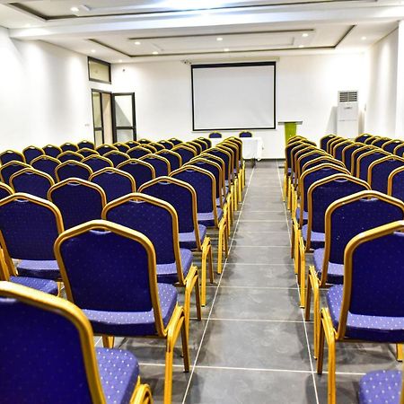 Robert'S Hotel Abidjan Kültér fotó
